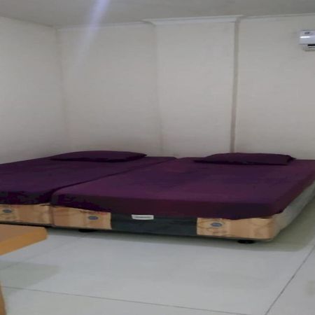 Spot On 94166 Kost Bunda Syariah Hotell Bekasi Eksteriør bilde
