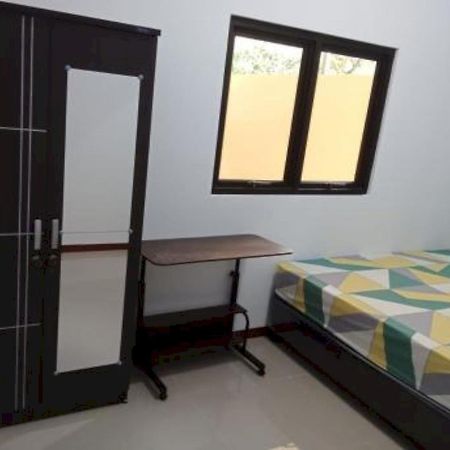 Spot On 94166 Kost Bunda Syariah Hotell Bekasi Eksteriør bilde