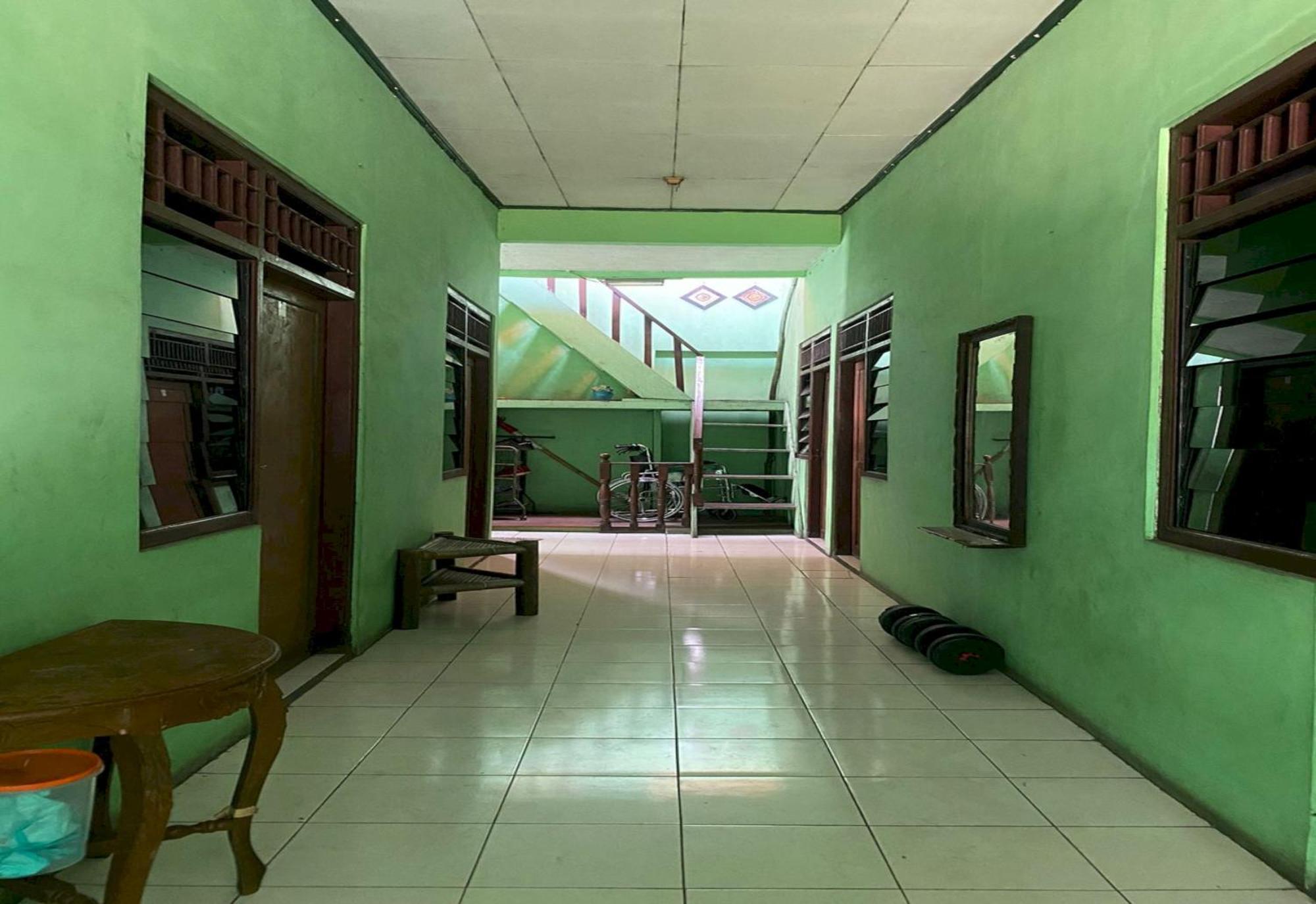 Spot On 94166 Kost Bunda Syariah Hotell Bekasi Eksteriør bilde