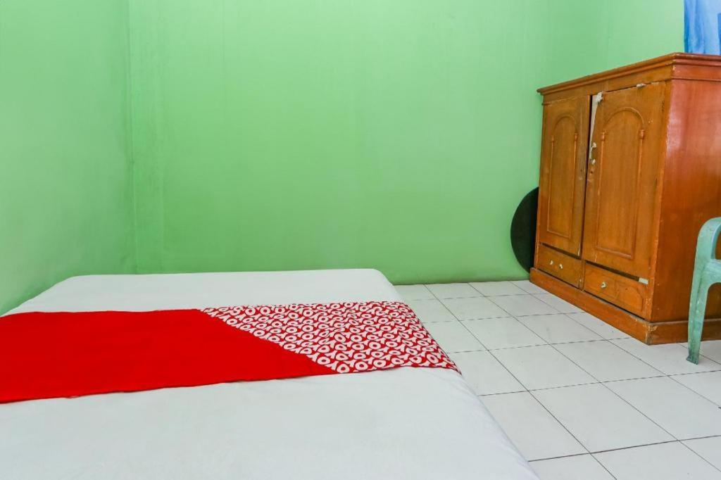 Spot On 94166 Kost Bunda Syariah Hotell Bekasi Eksteriør bilde