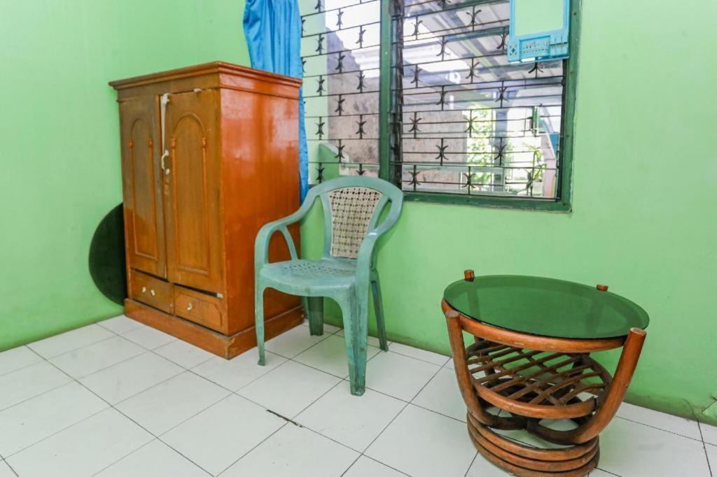 Spot On 94166 Kost Bunda Syariah Hotell Bekasi Eksteriør bilde