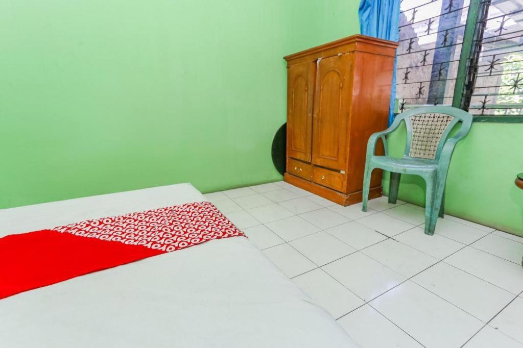 Spot On 94166 Kost Bunda Syariah Hotell Bekasi Eksteriør bilde