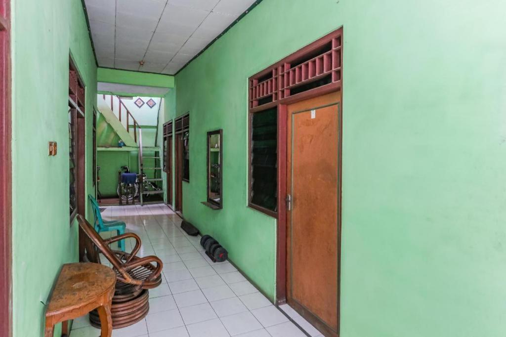 Spot On 94166 Kost Bunda Syariah Hotell Bekasi Eksteriør bilde