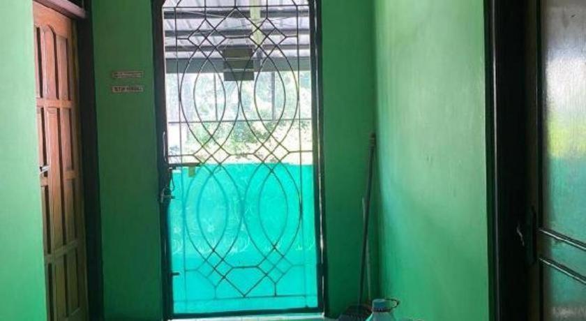 Spot On 94166 Kost Bunda Syariah Hotell Bekasi Eksteriør bilde